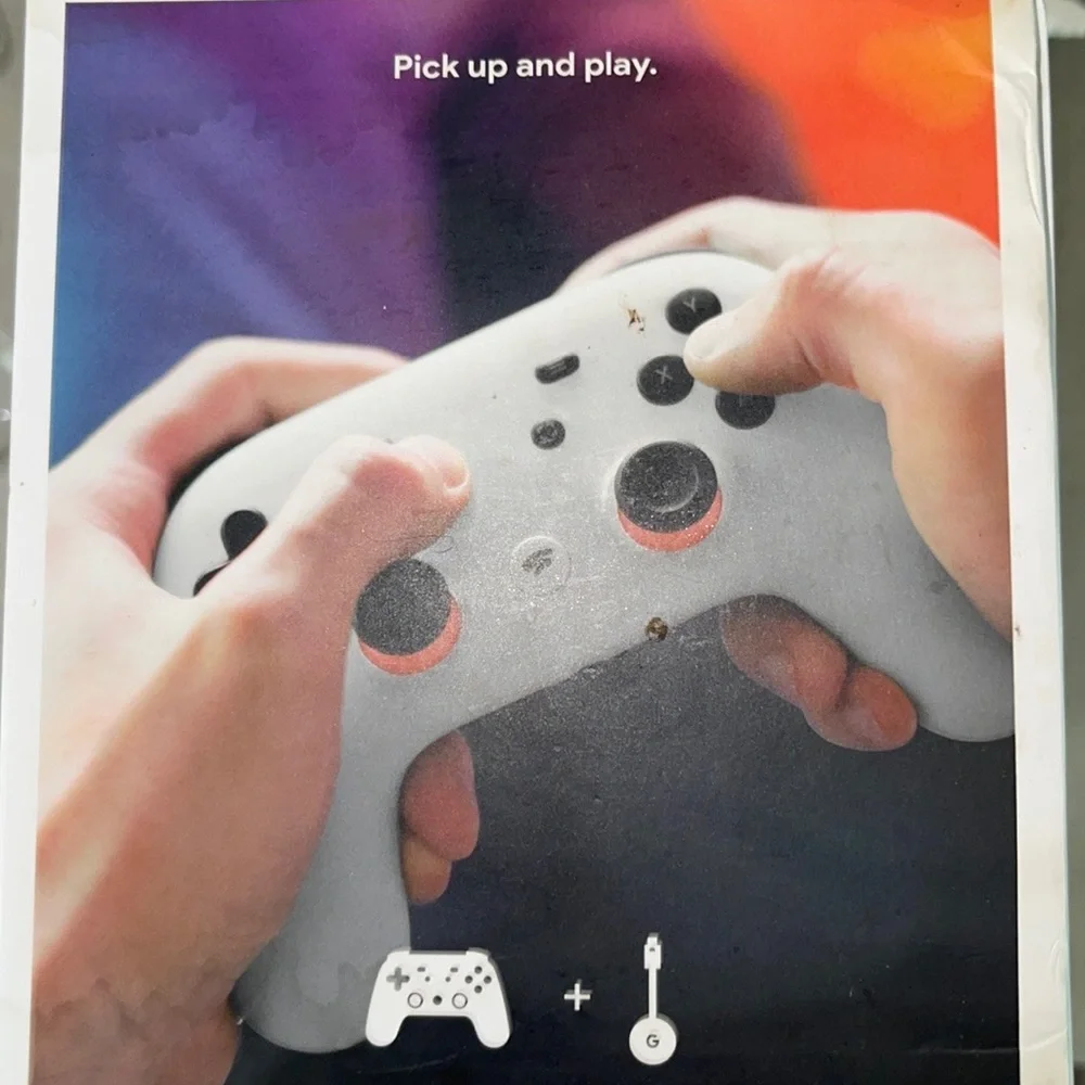 Google Stadia Premiere Edition Controller Chromecast Ultra Bundle | White